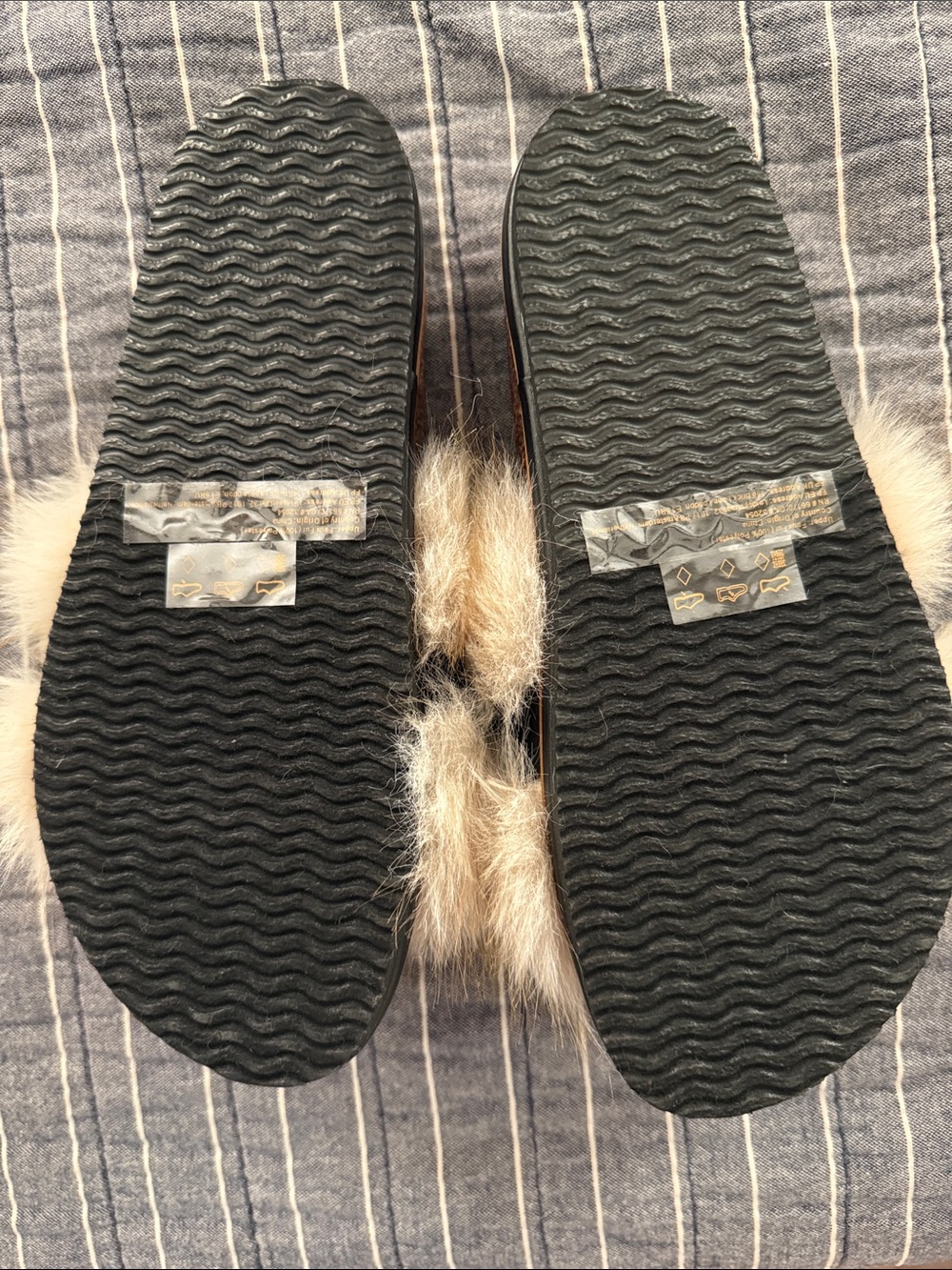 FP Fur Slides - Picture 3 of 3